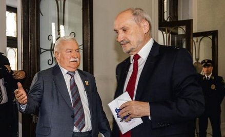 „To co, panie Antoni, udała nam się ta akcja?! Raz siekierką, i nie ma czerwonej pajęczyny, a Kiszcz