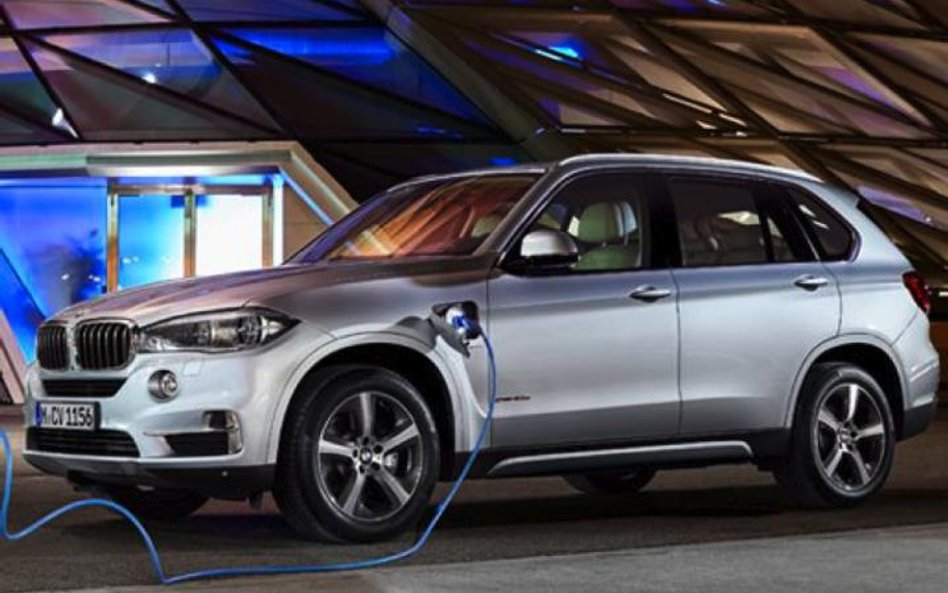 BMW X5 xDrive40e zapoczątkuje przenoszenie technologii plug-in z modelu i8 do standardowych aut mark