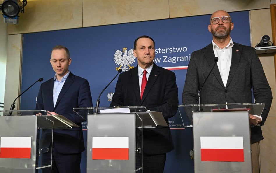 Wicepremier, minister spraw zagranicznych Radosław Sikorski wystąpił na konferencji wspólnie z wicem