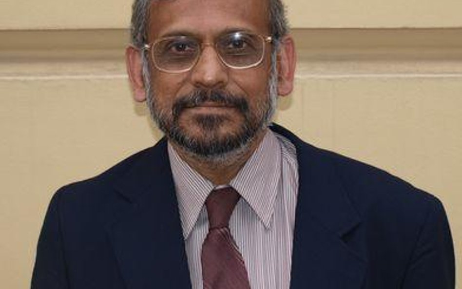 Soumyo d. Moitra, profesor zarządzania i polityki społecznej z Indian Institute of Management Calcut