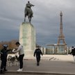 Francja: W dobę zmarło 636 osób zarażonych koronawirusem