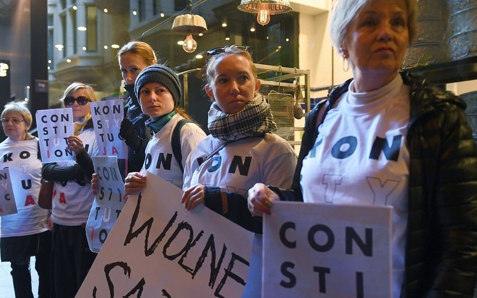 Wcześniej przeciwnicy prezydenta protestowali w Sydney