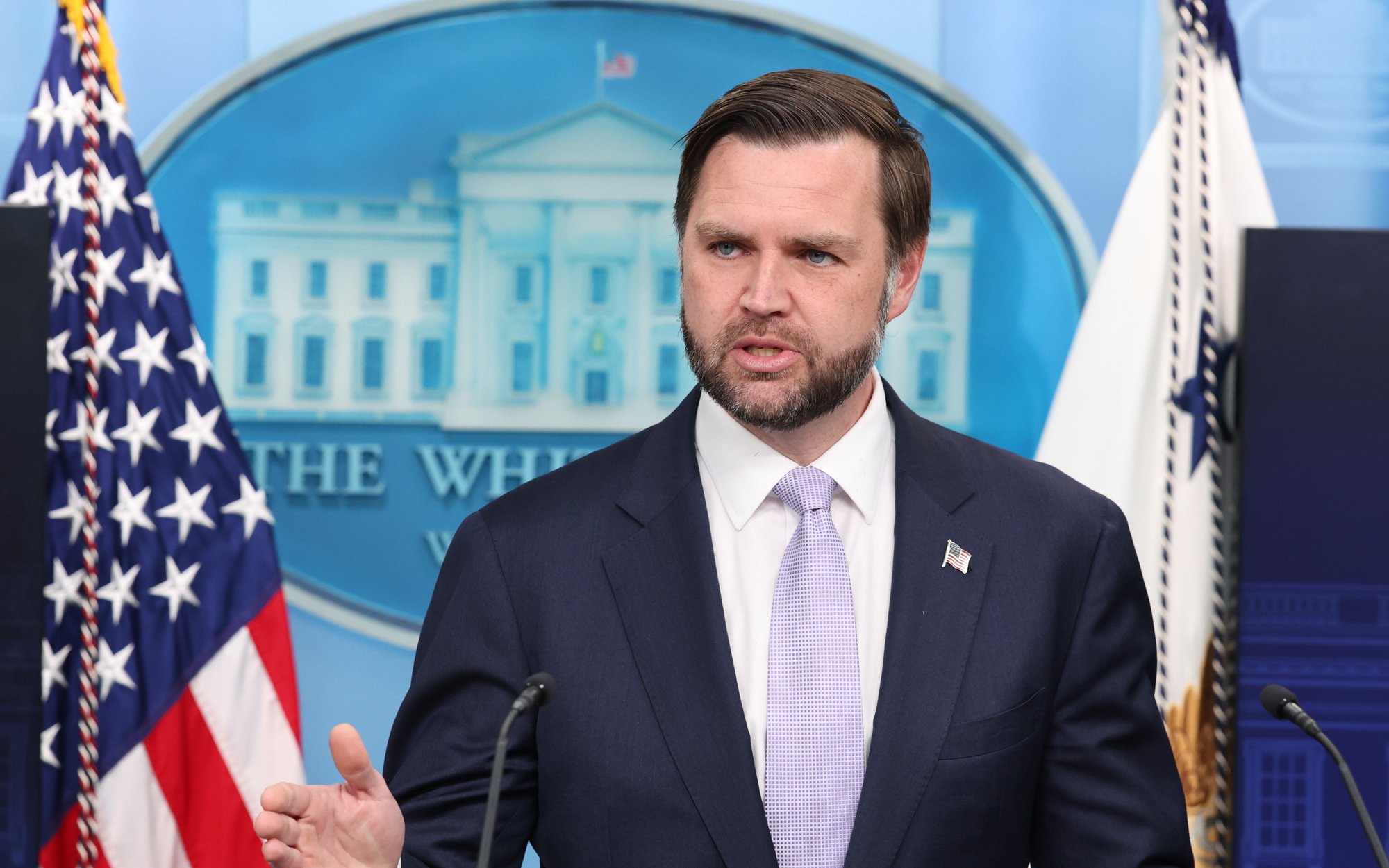 Zamieszanie wokół wojsk USA w Polsce. Vance rozwiewa wątpliwości