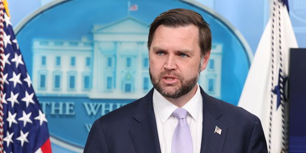 Zamieszanie wokół wojsk USA w Polsce. Vance rozwiewa wątpliwości