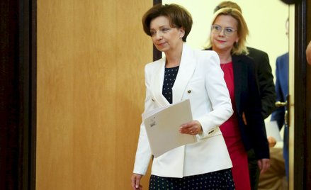 Nie tylko na stanowiskach kierowniczych w ministerstwach panie zarabiają gorzej niż panowie. Na zdję