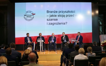 Panel dyskusyjny „Branże przyszłości – jakie stoją przed nami szanse i zagrożenia”. Nz. od lewej Pio