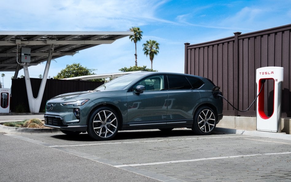 Volvo udostępnia możliwość korzystania z sieci Tesla Supercharger na terenie Europy
