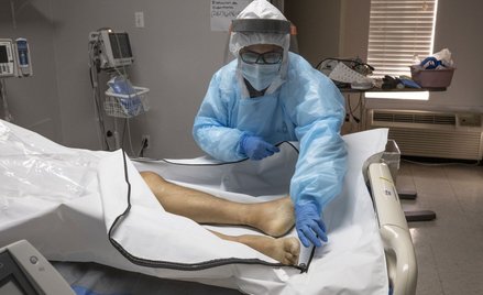 Koronawirus w USA: Rekordowa liczba zgonów. Kolejna bariera przekroczona