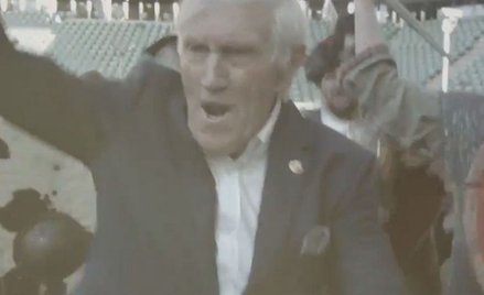 Gmoch prowadzi Polaków do boju w spocie "Respect Us"