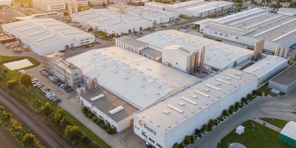 Lokalna produkcja zwiększa atrakcyjność oferty Decory na naszym kontynencie