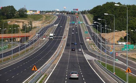 Tusk: w sierpniu w weekendy bramki na autostradzie A1 bez opłat