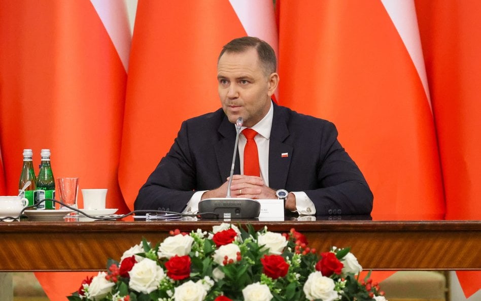 Prezydent Karol Nawrocki podczas posiedzenia Rady Gabinetowej