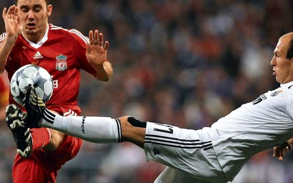Arjen Robben (z prawej) jako jedyny w Realu Madryt nie ma zadań przydzielonych przez trenera. Ma tyl