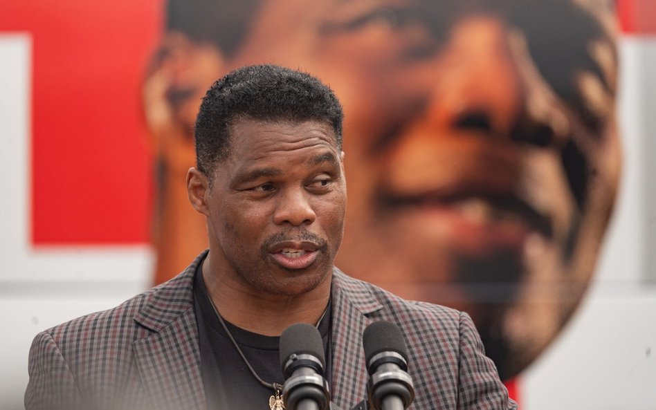 W 2009 r. Herschel Walker, który jako kandydat do Senatu popiera absolutny zakaz aborcji, zapłacił z