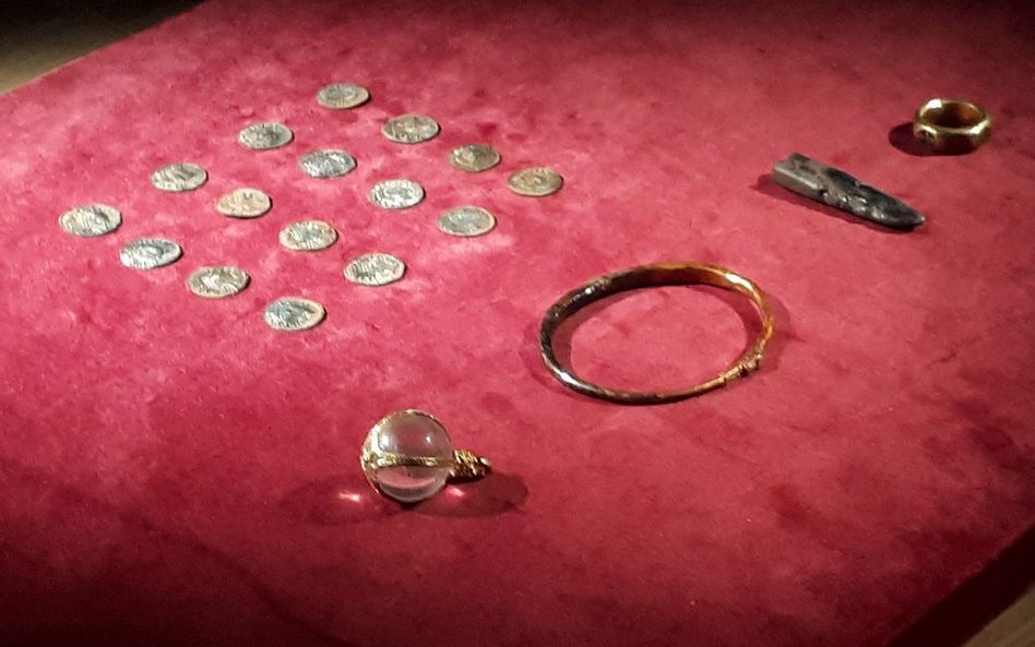 Policji udało się odzyskać jedynie niewielką część skarbu