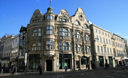 Oxford Street dla turystów, a nie dla samochodów