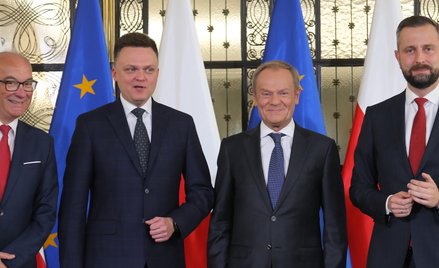 Liderzy opozycji i politycy w grupach roboczych pracują w czwartek i piątek zarówno nad umową koalic