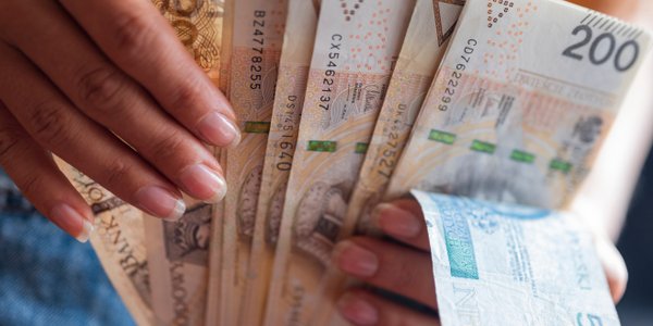 360 zł miesięcznie do emerytury bez względu na dochód. Ważne świadczenie wzrosło w 2026 roku