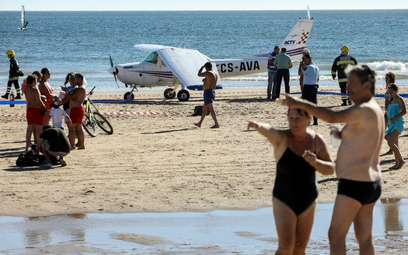 Awionetka lądująca na plaży zabiła dwoje turystów
