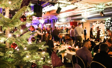 Święta w firmie – jak rozliczyć poczęstunek i prezenty?