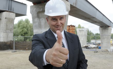 Cezary Grabarczyk i zaginiona autostrada. Komedia, która nie chce się zestarzeć