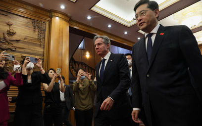 Sekretarz Stanu USA Antony Blinken rozpoczał w niedzielę dwudniową wizyty w Pekinie. Na razie spotka