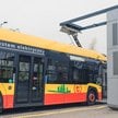 Elektryczne autobusy i solarne biletomaty mają przyciągać mieszkańców do komunikacji miejskiej