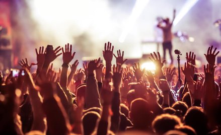 Darmowe próbki alkoholu z banderolą dla fanów muzyki