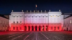 Nowa tradycja w Pałacu Prezydenckim. Cykliczne ceremonie zmiany flagi państwowej