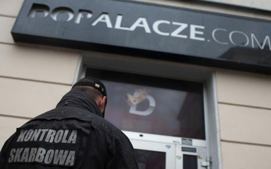 Obecność inspektora kontroli przy rozmowie z adwokatem