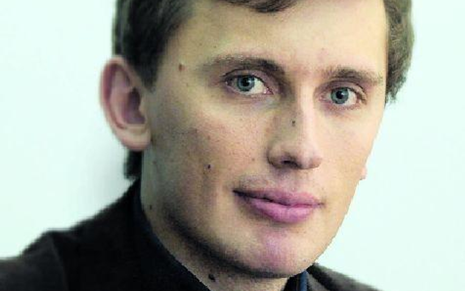 Zarządzający powyżej benchmarków