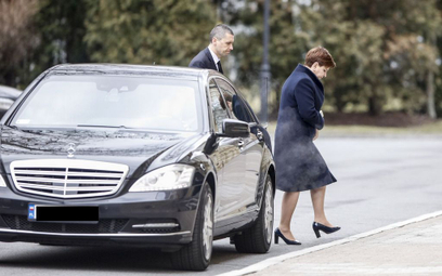 Poważne obrażenia premier Szydło po wypadku w Oświęcimiu