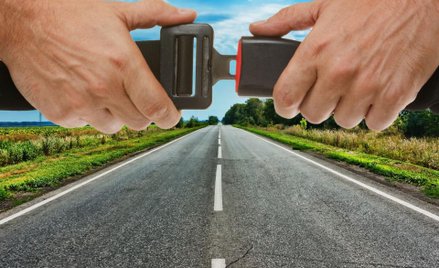 Coraz więcej kierowców zapina pasy bezpieczeństwa