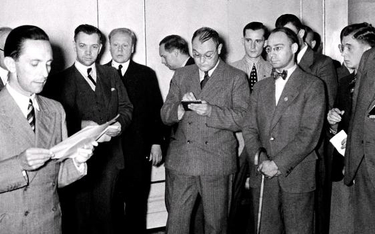 Spotkanie Josepha Goebbelsa z dziennikarzami „Völkischer Beobachter” 12 lipca 1936 r. Mężczyzna pod 