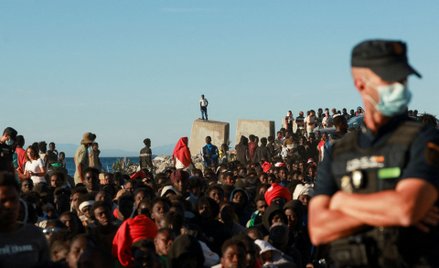 Inwazja 60 tys imigrantów na Ceutę nie byłaby możliwa bez przyzwolenia króla Maroka