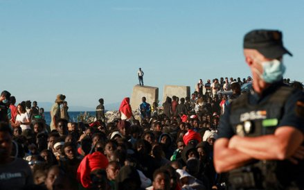 Inwazja 60 tys imigrantów na Ceutę nie byłaby możliwa bez przyzwolenia króla Maroka