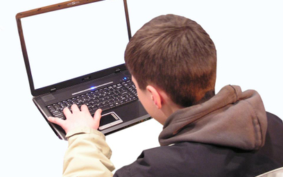Badanie NASK „Nastolatki 3.0” - zagrożenia w internecie dla młodzieży