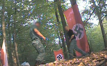 Imprezę z okazji 128. urodzin Hitlera dziennikarze TVN uwiecznili ukrytą kamerą