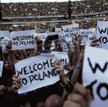 Polscy „depesze” na koncercie zawsze dobrze przygotowani. Na zdjęciu podczas występu Depeche Mode na