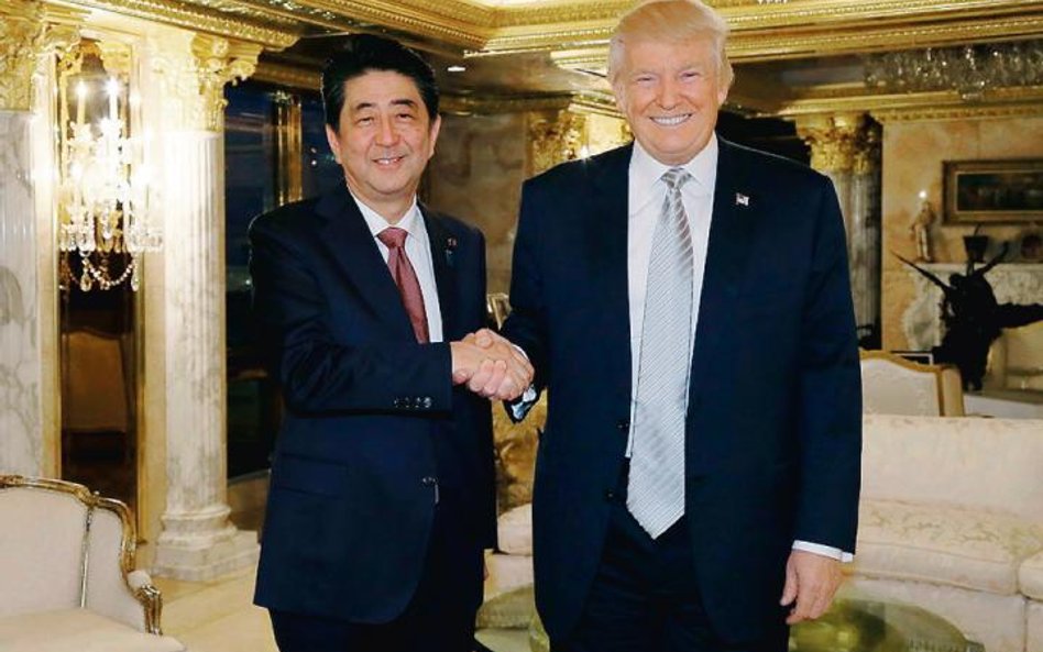 Japoński premier Shinzo Abe spotkał się z Donaldem Trumpem 17 listopada w Nowym Jorku. Odwiedził go 