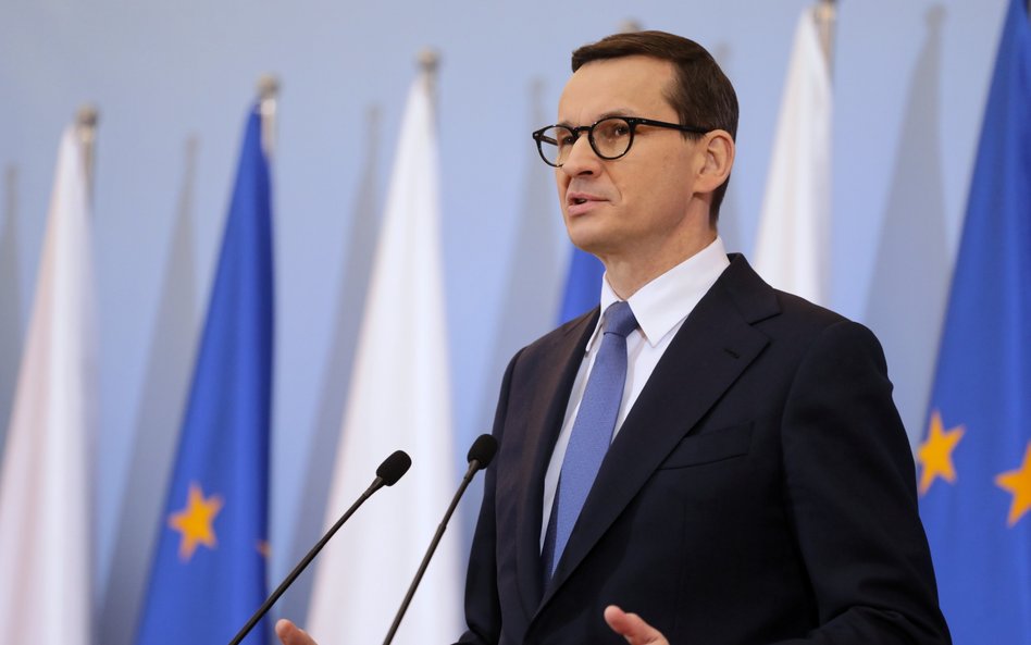 Premier Mateusz Morawiecki podczas konferencji prasowej w KPRM w Warszawie