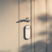 Yale wprowadza nowy, bezkluczykowy zamek do drzwi,  Linus® Smart Lock