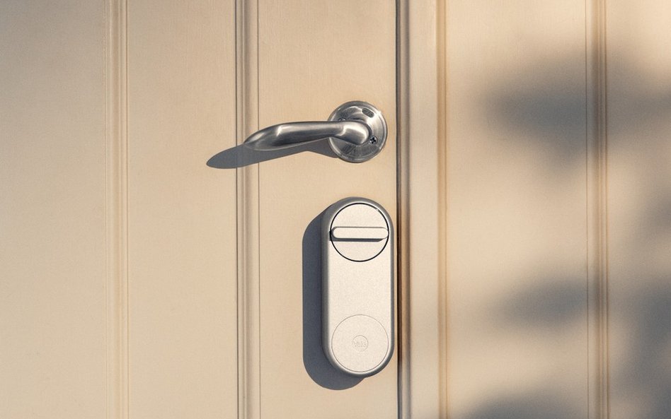 Yale wprowadza nowy, bezkluczykowy zamek do drzwi,  Linus® Smart Lock