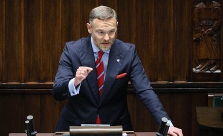Szef KPRP Zbigniew Bogucki przemawia na sali posiedzeń Sejmu