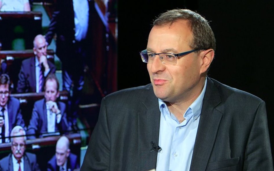 Prof. Dudek: Równie dobrze Macierewicz mógł być agentem