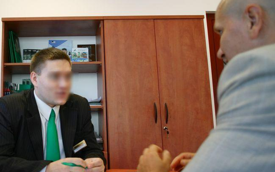 Przedsiębiorca ubiegający się o akredytywę musi spełnić takie same warunki, jak gdyby ubiegał się o 