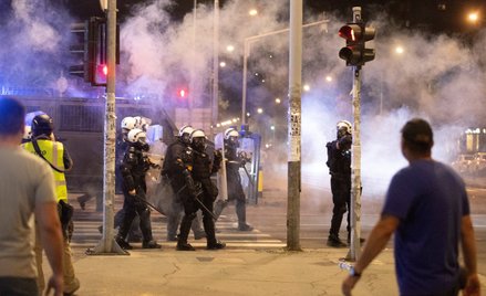 W dziesiątym miesiącu antyrządowych demonstracji, serbskie władze próbują wyprowadzić na ulice swoic