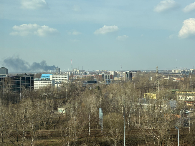 Dym w prawobrzeżnej Warszawie jest dobrze widoczny, Straż Pożarna prosi o zamknięcie okien w najbliż
