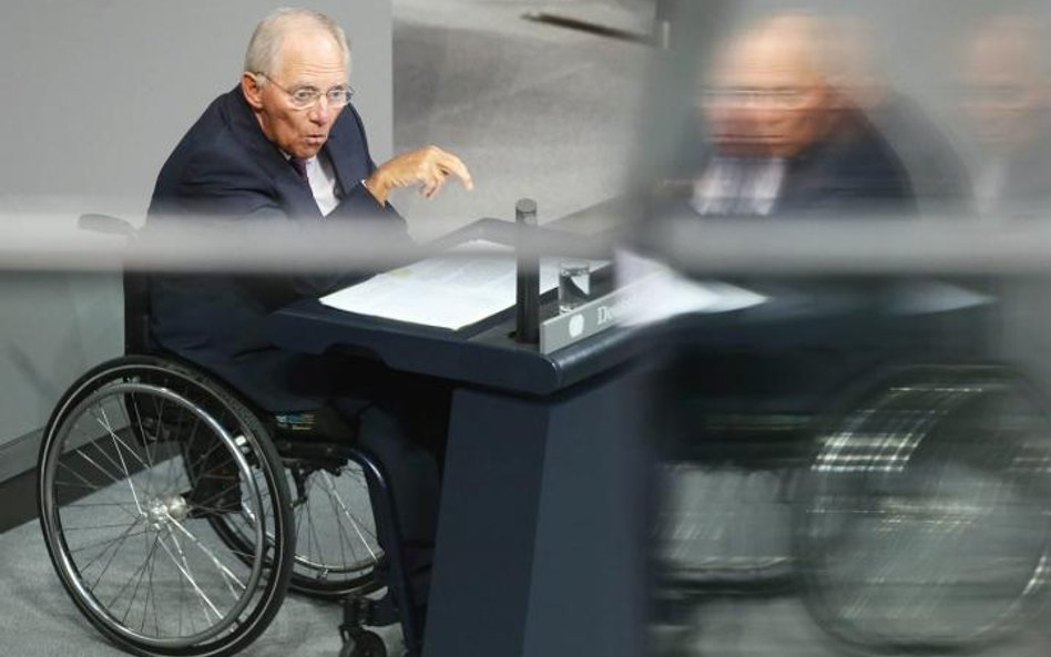 Od kiedy w 1990 r. został postrzelony przez psychicznie chorego meżczyznę, Wolfgang Schaüble porusza