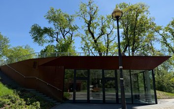 Pawilon na Skwerze Ormiańskim od ukończenia budowy stał niewykorzystany